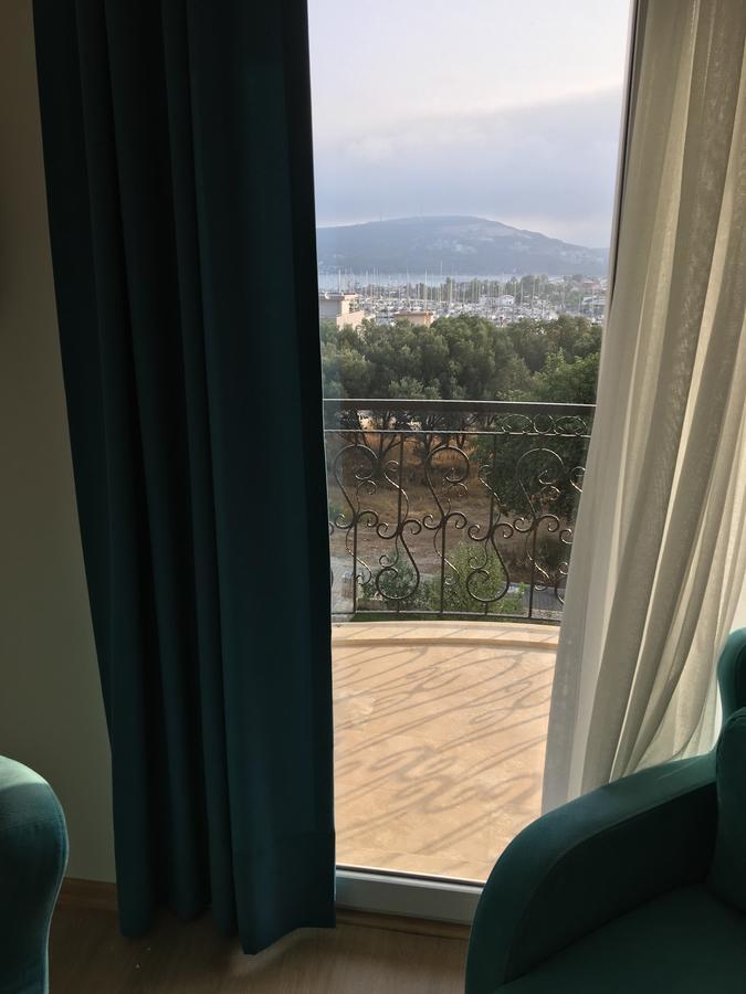 Clementin Suits Siğacık Εξωτερικό φωτογραφία